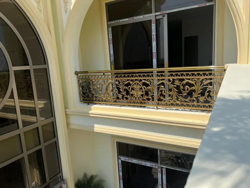 Lan Can Nhôm - Giải Pháp An Toàn và Thẩm Mỹ Cho Nhà Bạn 1 z4694915192147 87bd2bd87bdb7724c946ca51afb95376 scaled 1