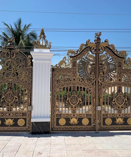 cổng-nhom-duc-BG-moi